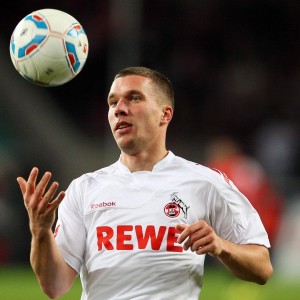 开云体育官网下载-皇家社会边路传中精准制造得分机会，皇家社会首发