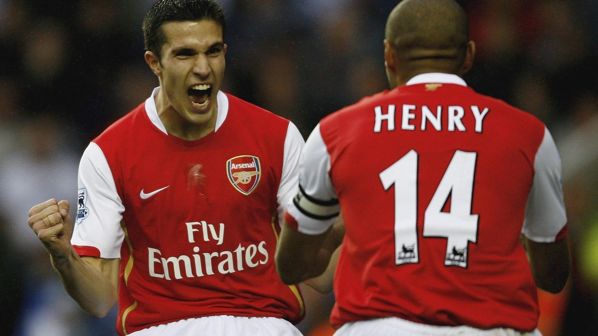 “逆境突围：球队在关键时刻的神奇表现”，《逆境突袭》