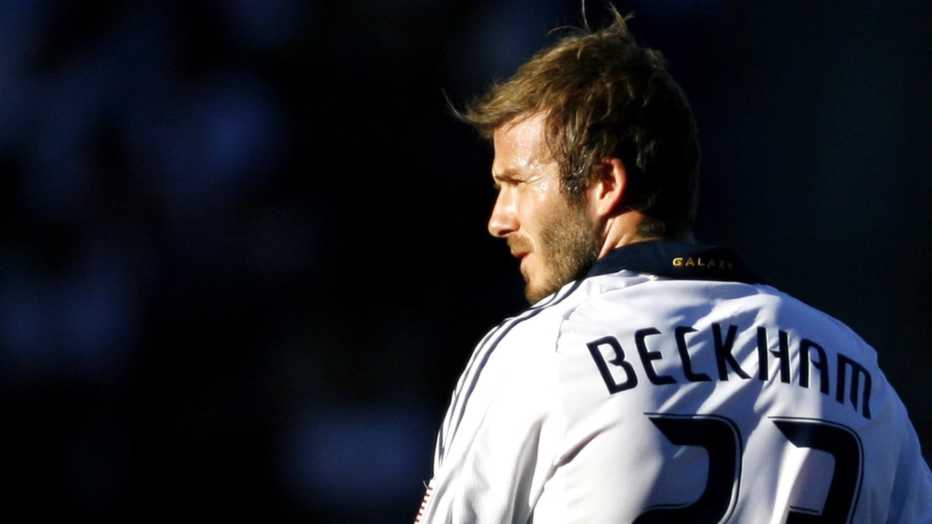 【新型设备】专业运动员集体尝试电子球桌,电子球拍