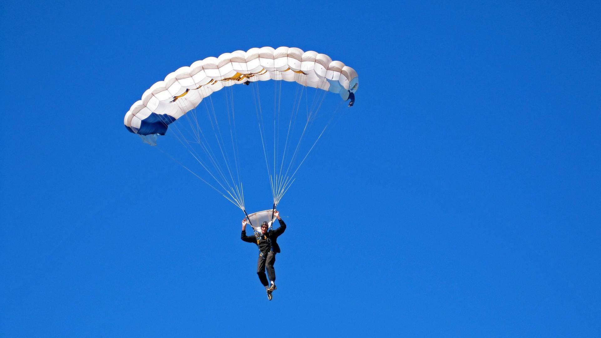 加拿大队赛制评析:赛制中的战术灵活性与团队执行力,加拿大队员